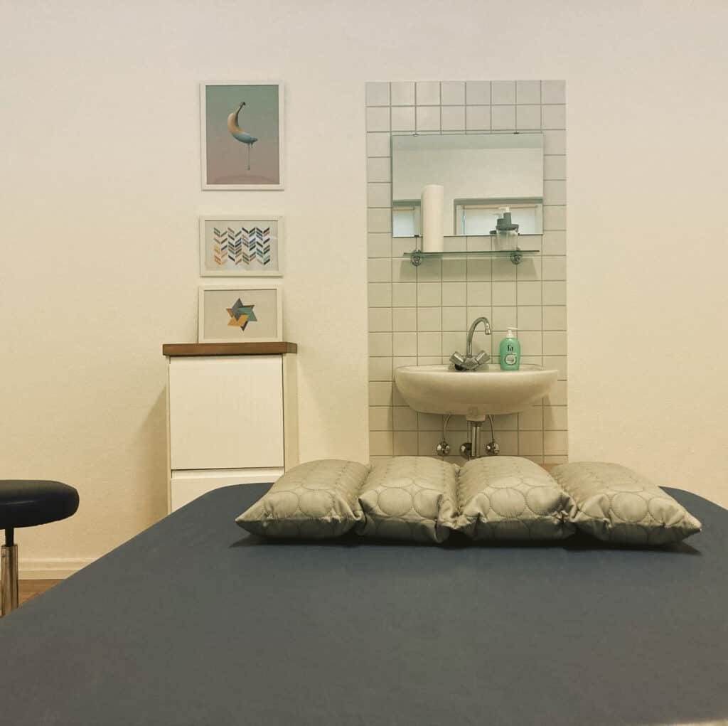 Behandlungszimmer der Praxis für Ergotherapie Saarbrücken - Christopher Reichardt